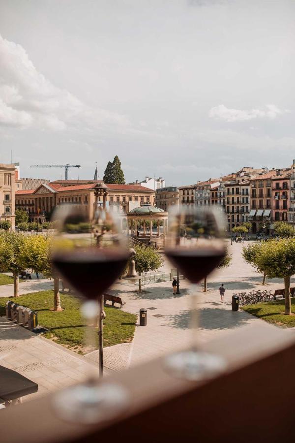 Gran Hotel La Perla Pampeluna Zewnętrze zdjęcie Wine in Logroño