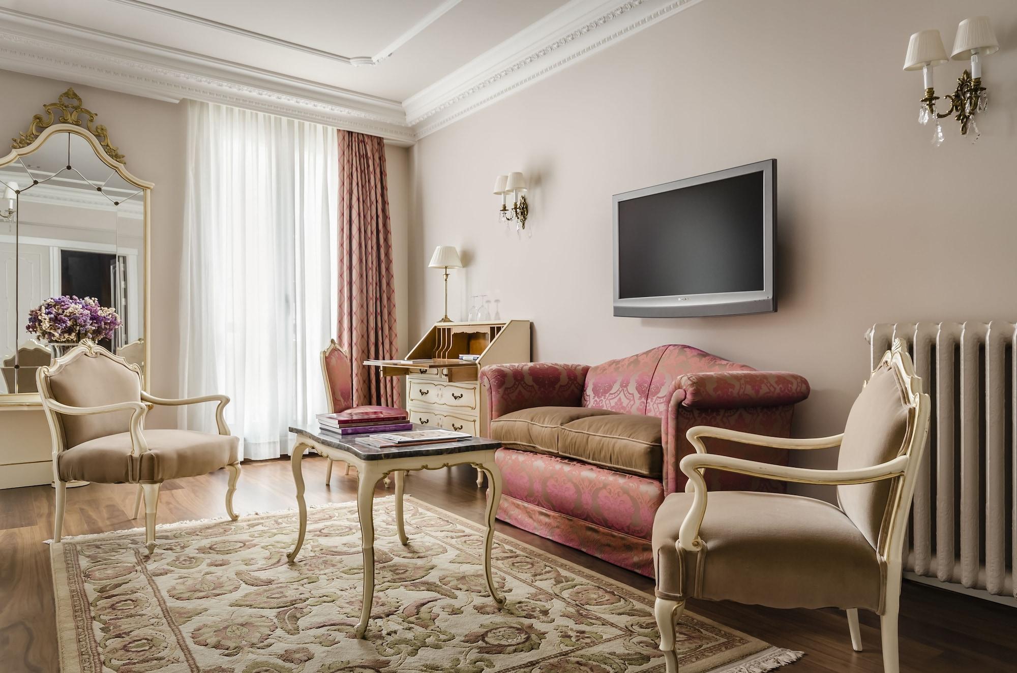 Gran Hotel La Perla Pampeluna Zewnętrze zdjęcie A living room