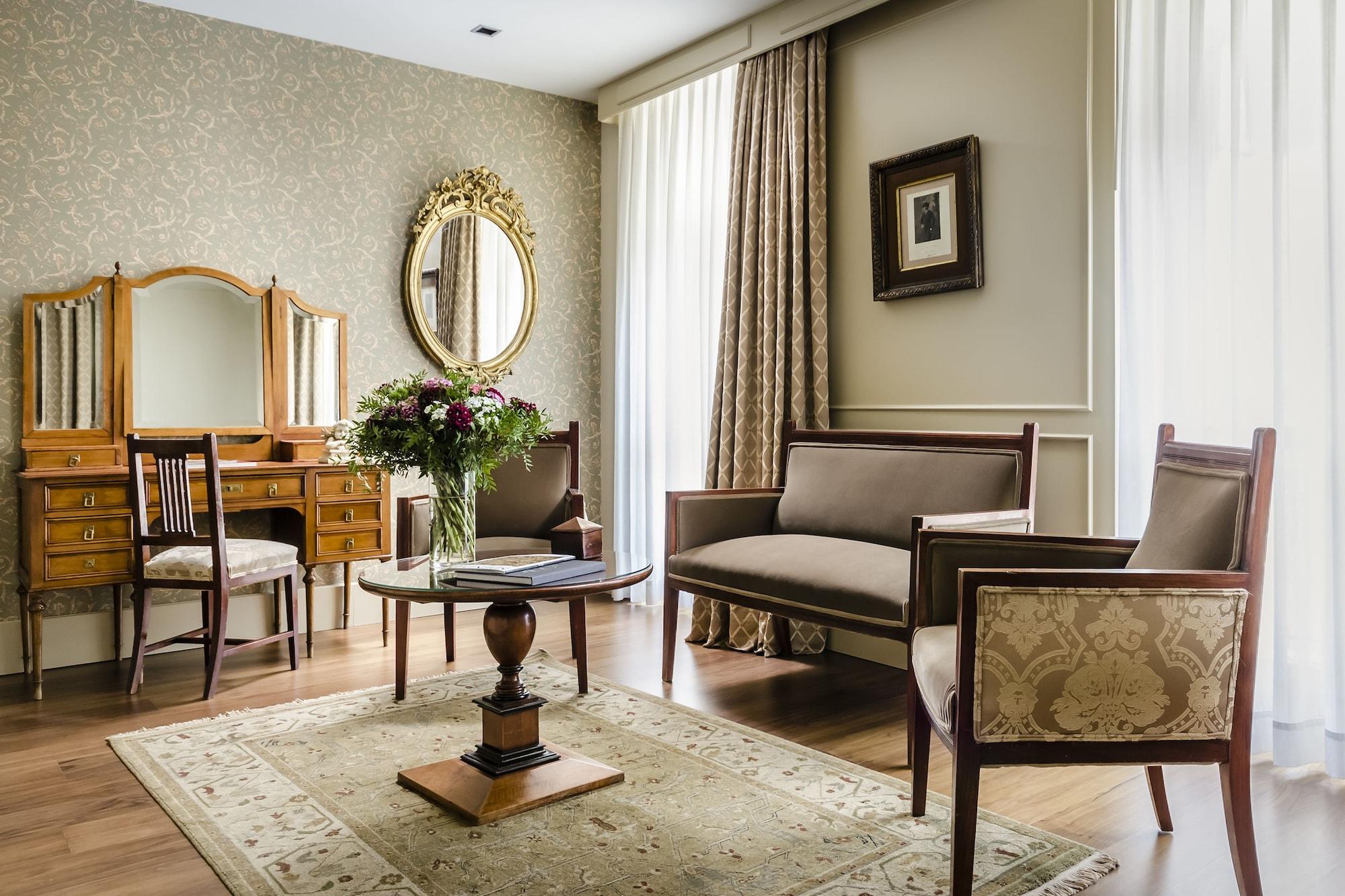 Gran Hotel La Perla Pampeluna Zewnętrze zdjęcie A suite at the Hotel