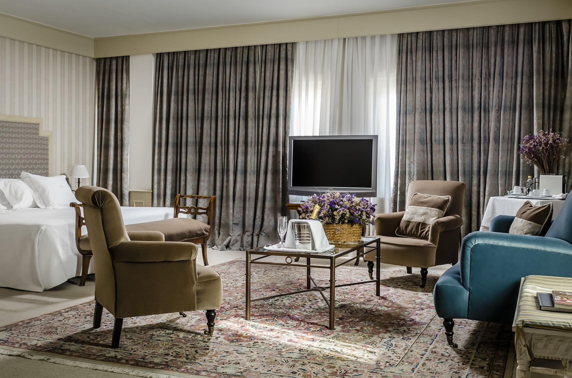 Gran Hotel La Perla Pampeluna Zewnętrze zdjęcie A living room