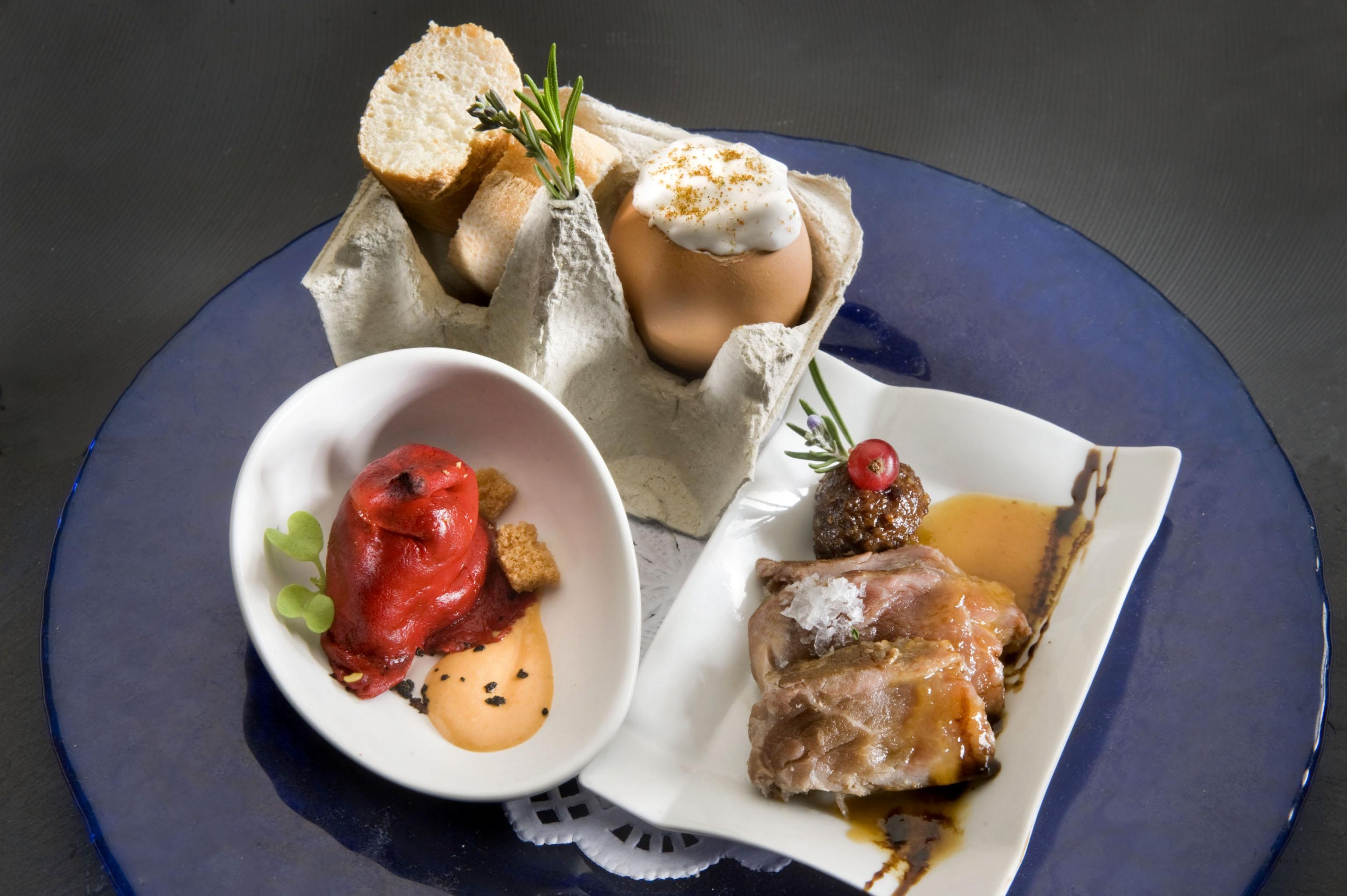 Gran Hotel La Perla Pampeluna Zewnętrze zdjęcie A selection of tapas