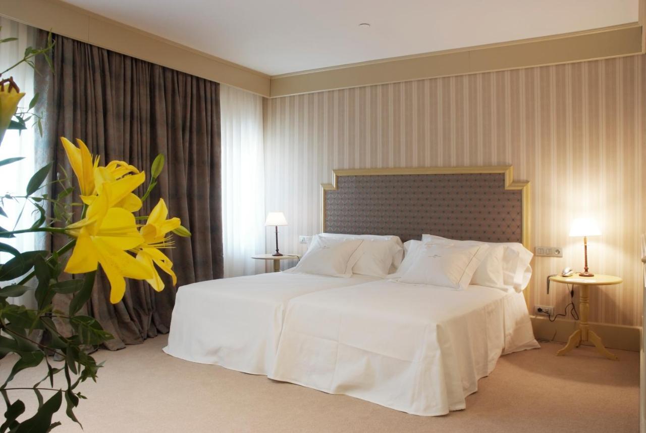 Gran Hotel La Perla Pampeluna Zewnętrze zdjęcie A bedroom at the hotel